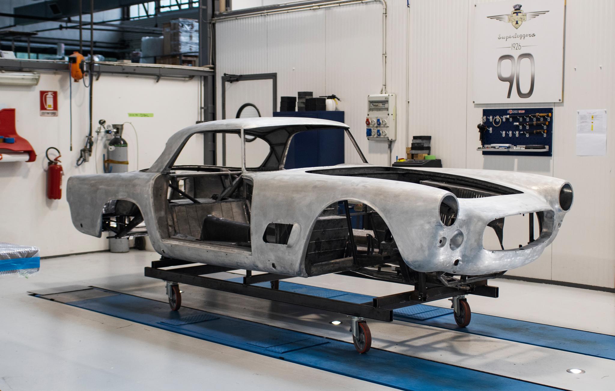 /images/maserati3500gt/STRIPPING/1.jpg
