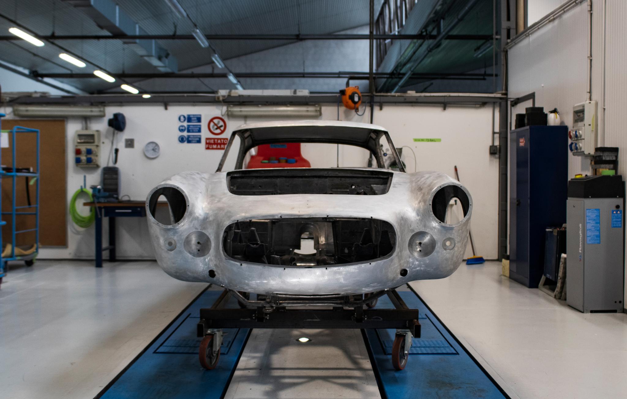 /images/maserati3500gt/STRIPPING/2.jpg