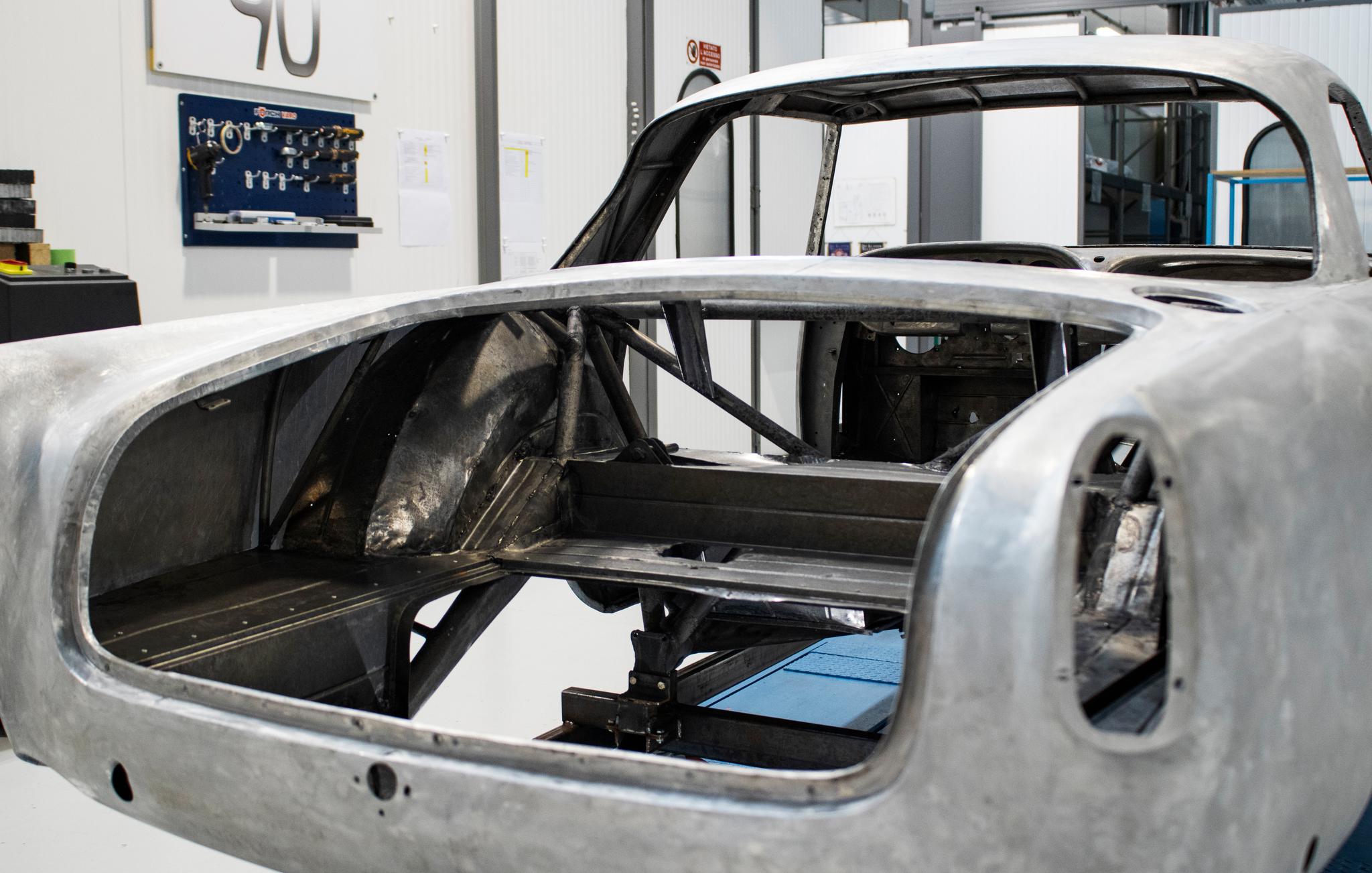 /images/maserati3500gt/STRIPPING/3.jpg