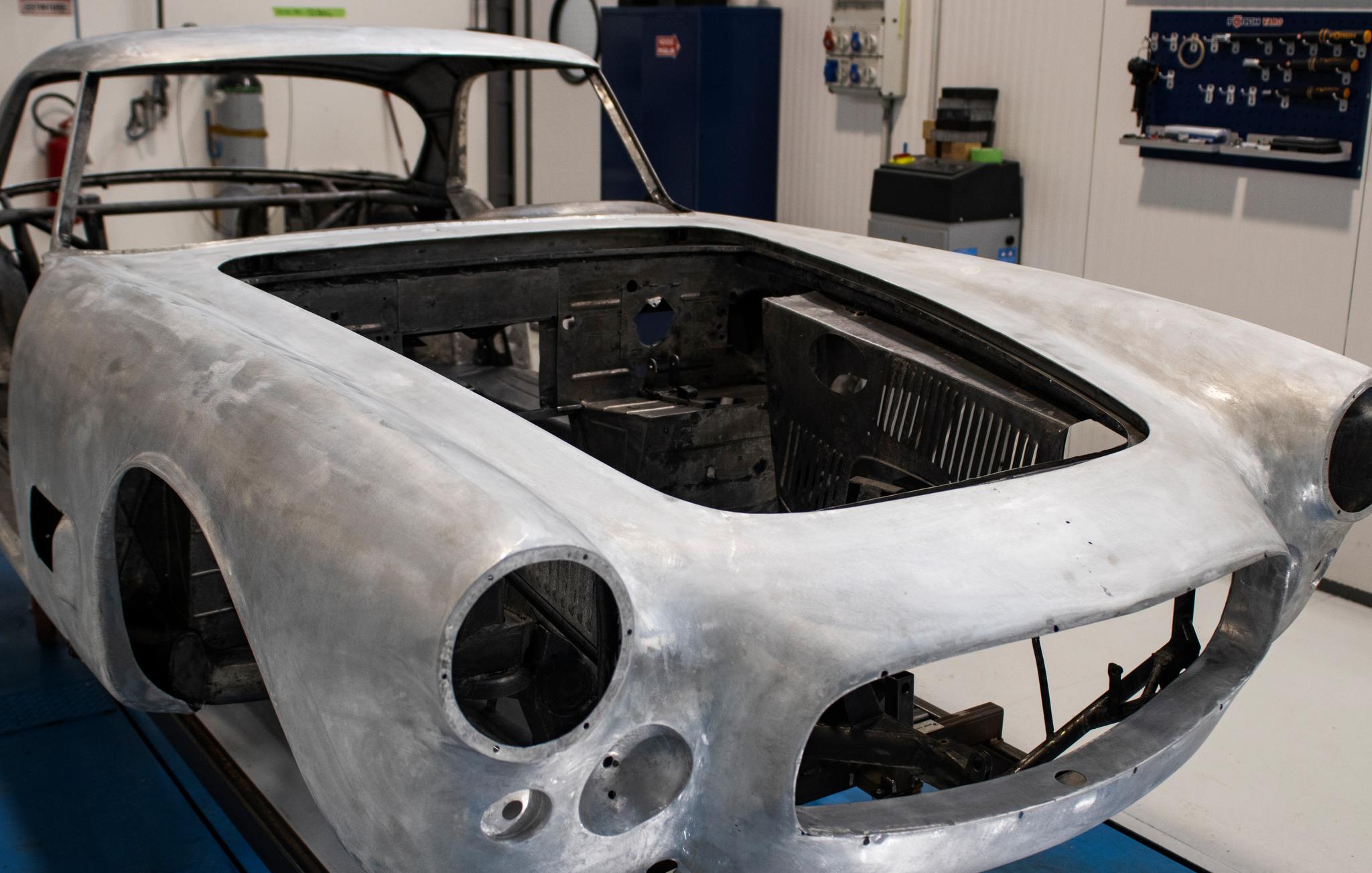 /images/maserati3500gt/STRIPPING/4.jpg